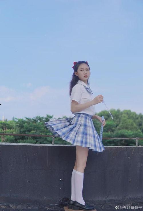 国产jk白丝制服在线观看免费版,青春校园风情的免费视觉盛宴